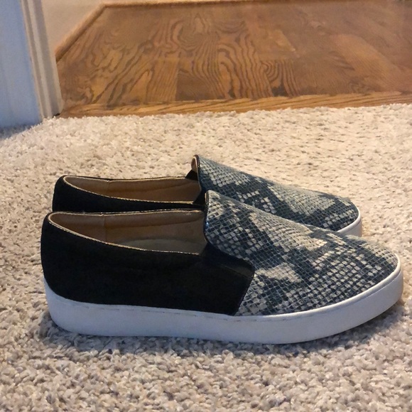 Vionic - Picture 3 of 5